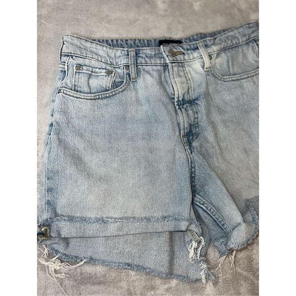 Women’s Denim Light-Medium Wash Cutoff Jean Shorts 14 - Picture 3 of 9